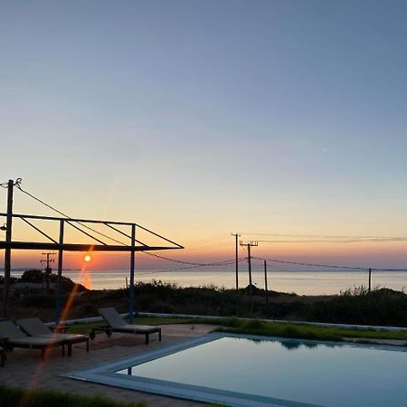 Cristelia Seafront & Pool Villa 拉卡尼亚 外观 照片
